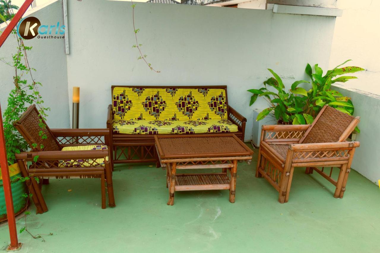 Karls Guesthouse Котону Экстерьер фото