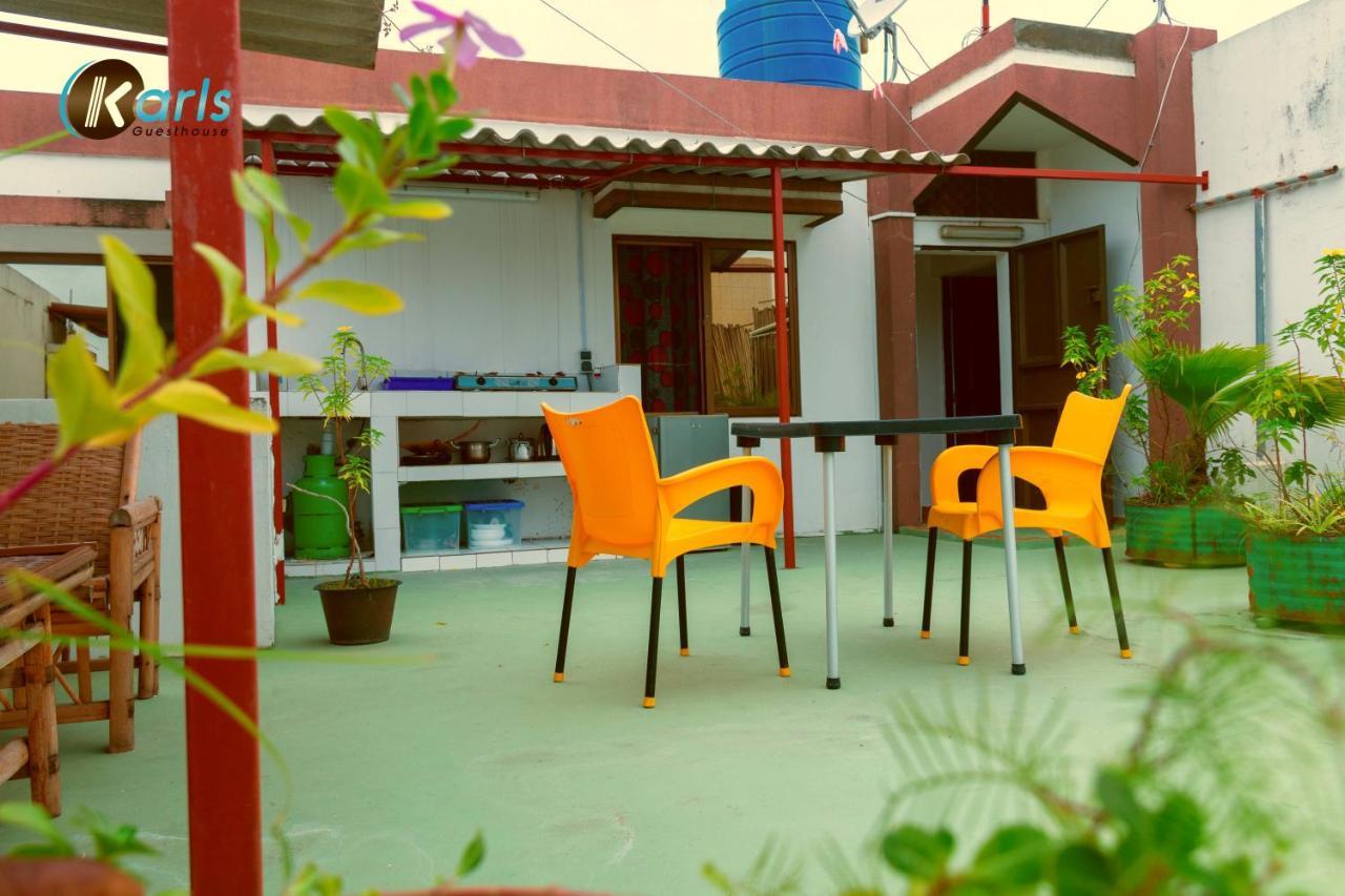 Karls Guesthouse Котону Экстерьер фото