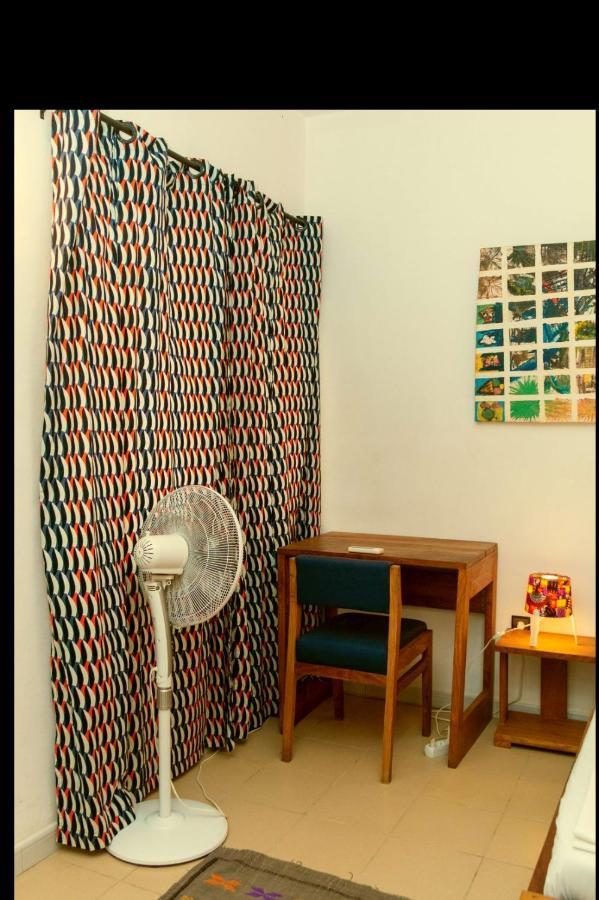 Karls Guesthouse Котону Экстерьер фото