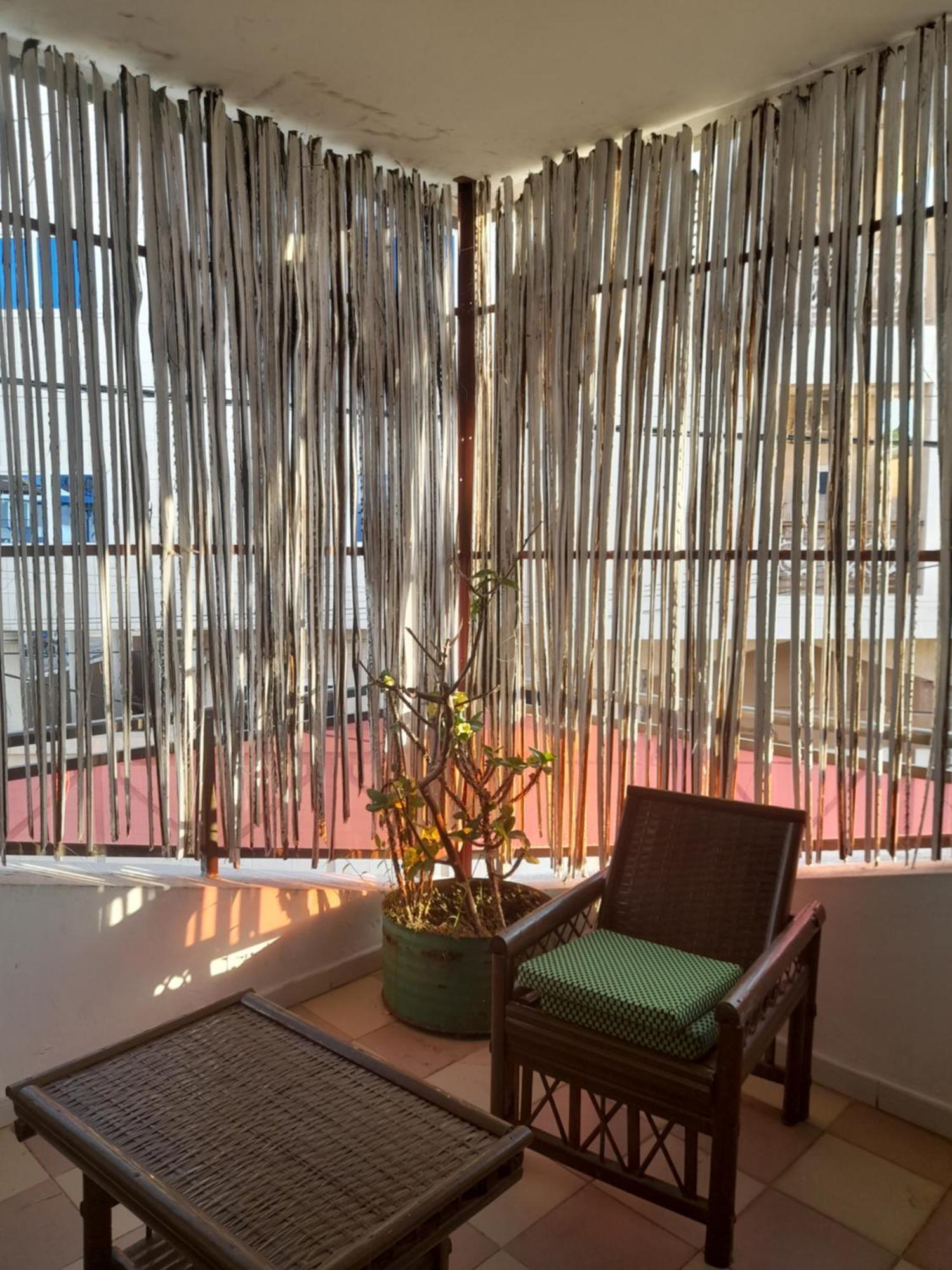 Karls Guesthouse Котону Экстерьер фото